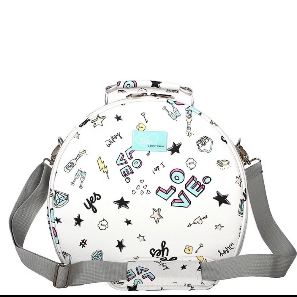 Betsey Johnson
I Do Collection Printed "I Do" Veagn PVC Hat Box Accessory Bag - Picture 1 of 14